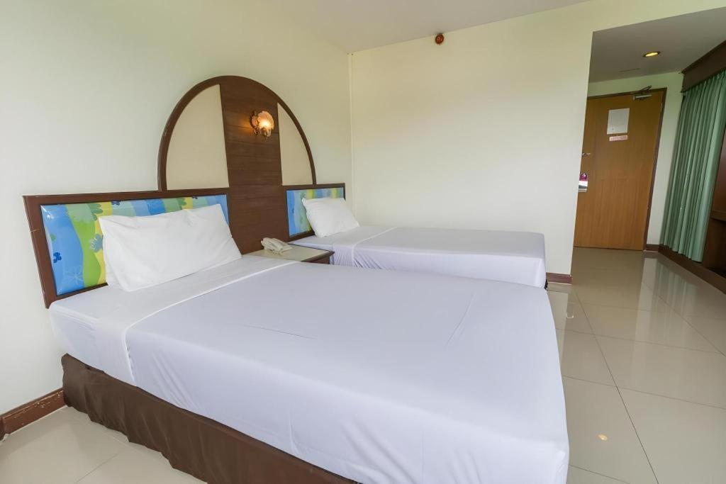 Lake Inn Hotel Songkhla Exterior photo