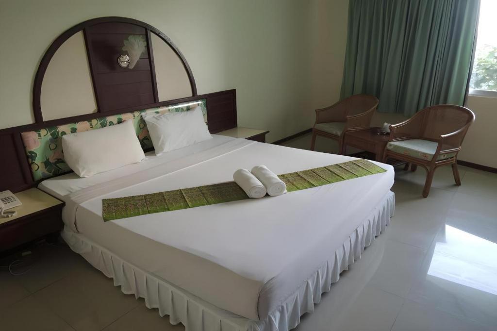 Lake Inn Hotel Songkhla Exterior photo