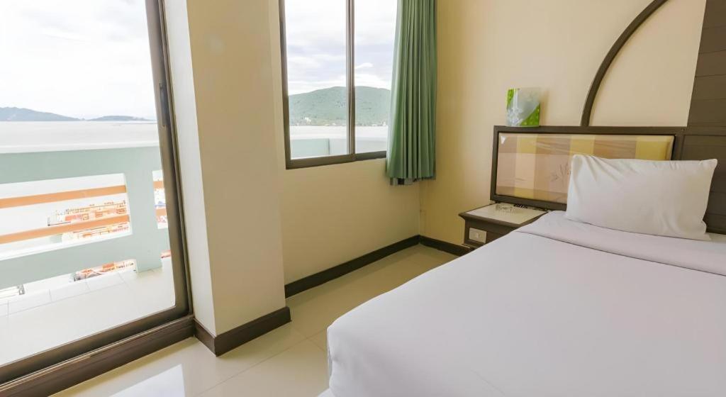Lake Inn Hotel Songkhla Exterior photo