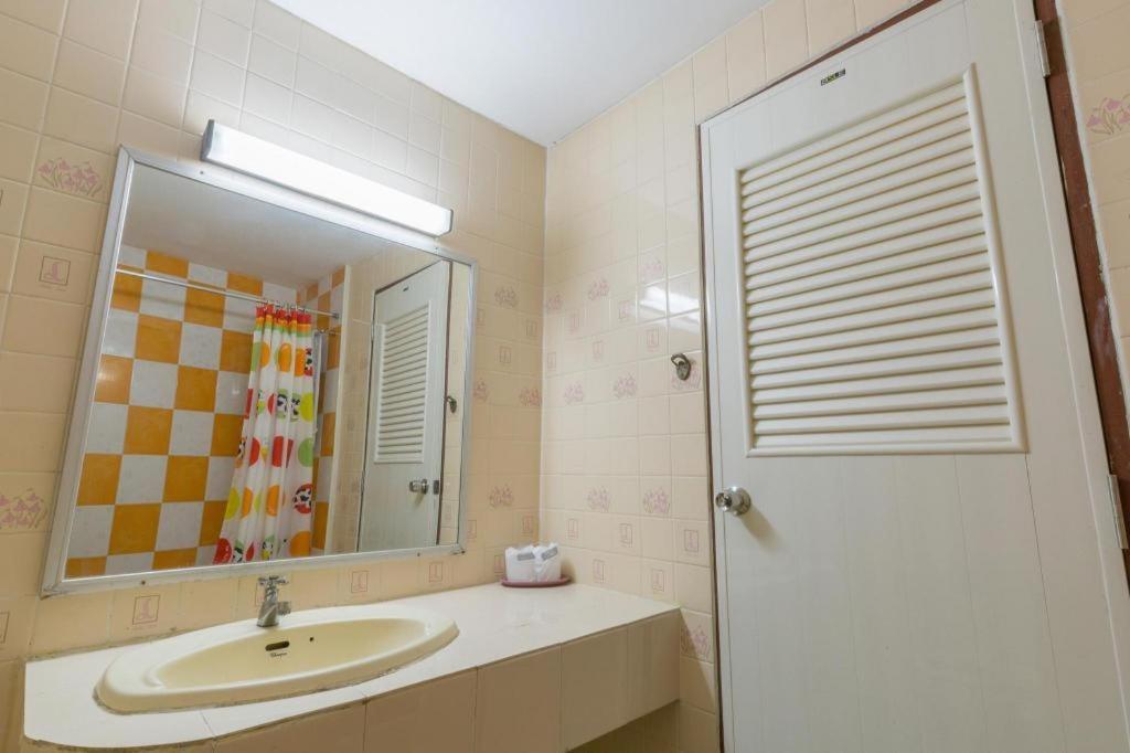 Lake Inn Hotel Songkhla Exterior photo